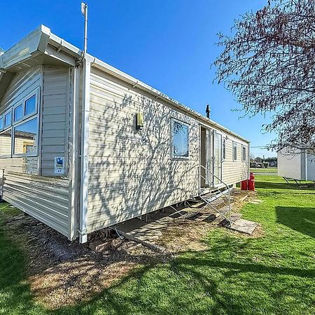 8 Berth Caravan For Hire At St Osyth Beach Ref 28047R Clacton-on-Sea Luaran gambar