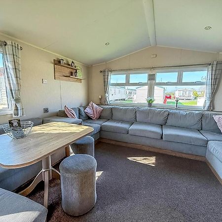 8 Berth Caravan For Hire At St Osyth Beach Ref 28047R Clacton-on-Sea Luaran gambar