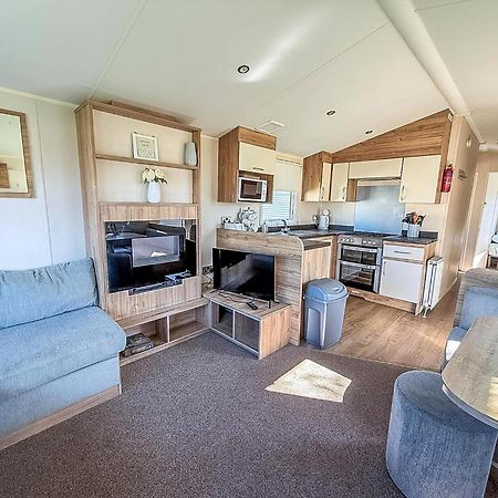 8 Berth Caravan For Hire At St Osyth Beach Ref 28047R Clacton-on-Sea Luaran gambar