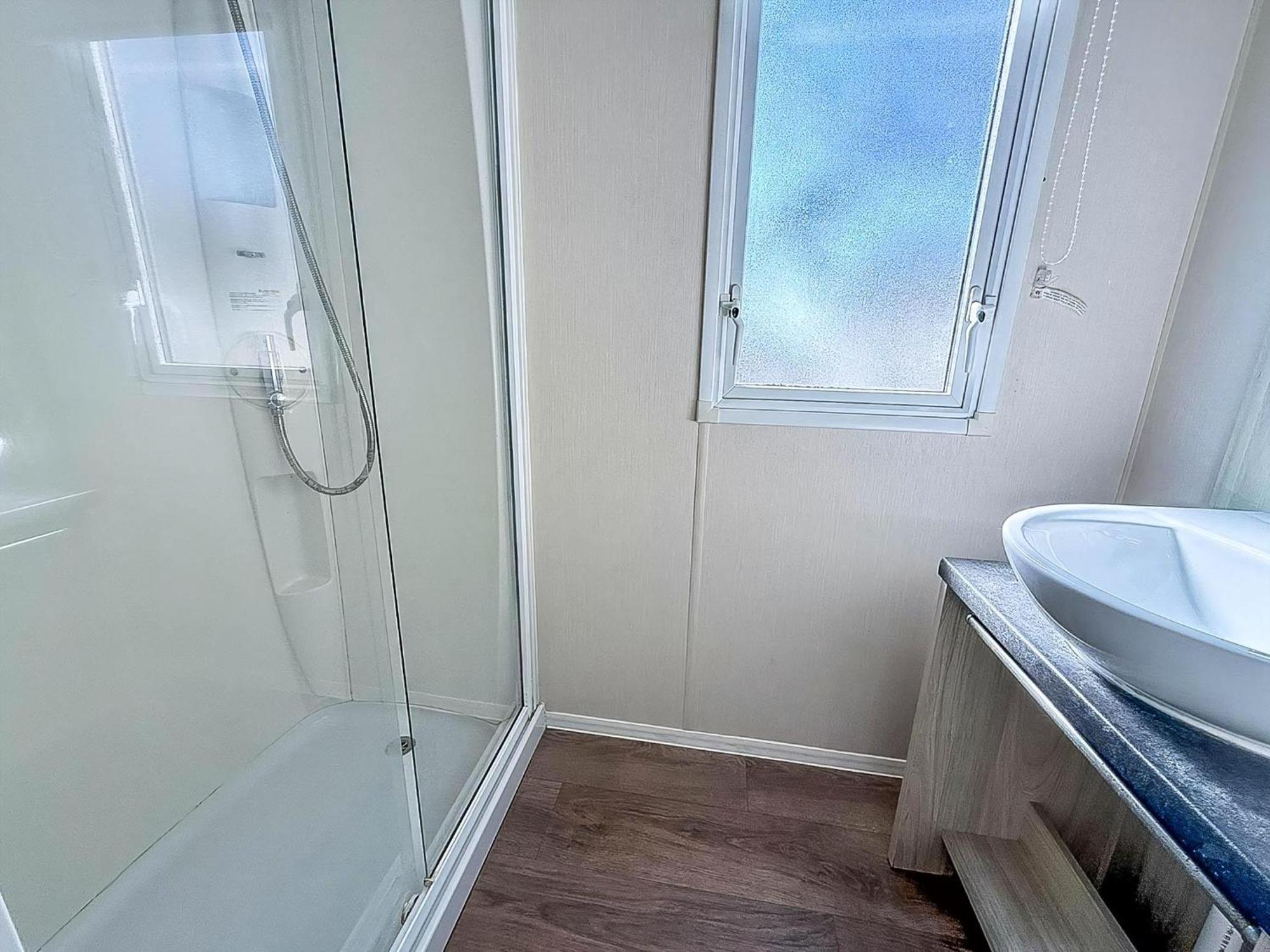 8 Berth Caravan For Hire At St Osyth Beach Ref 28047R Clacton-on-Sea Luaran gambar